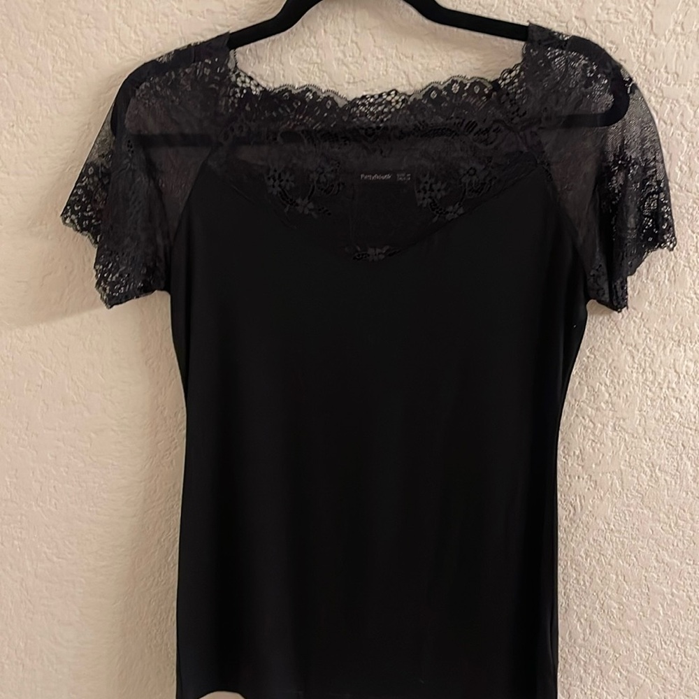 Black Top w/ Lace Detail